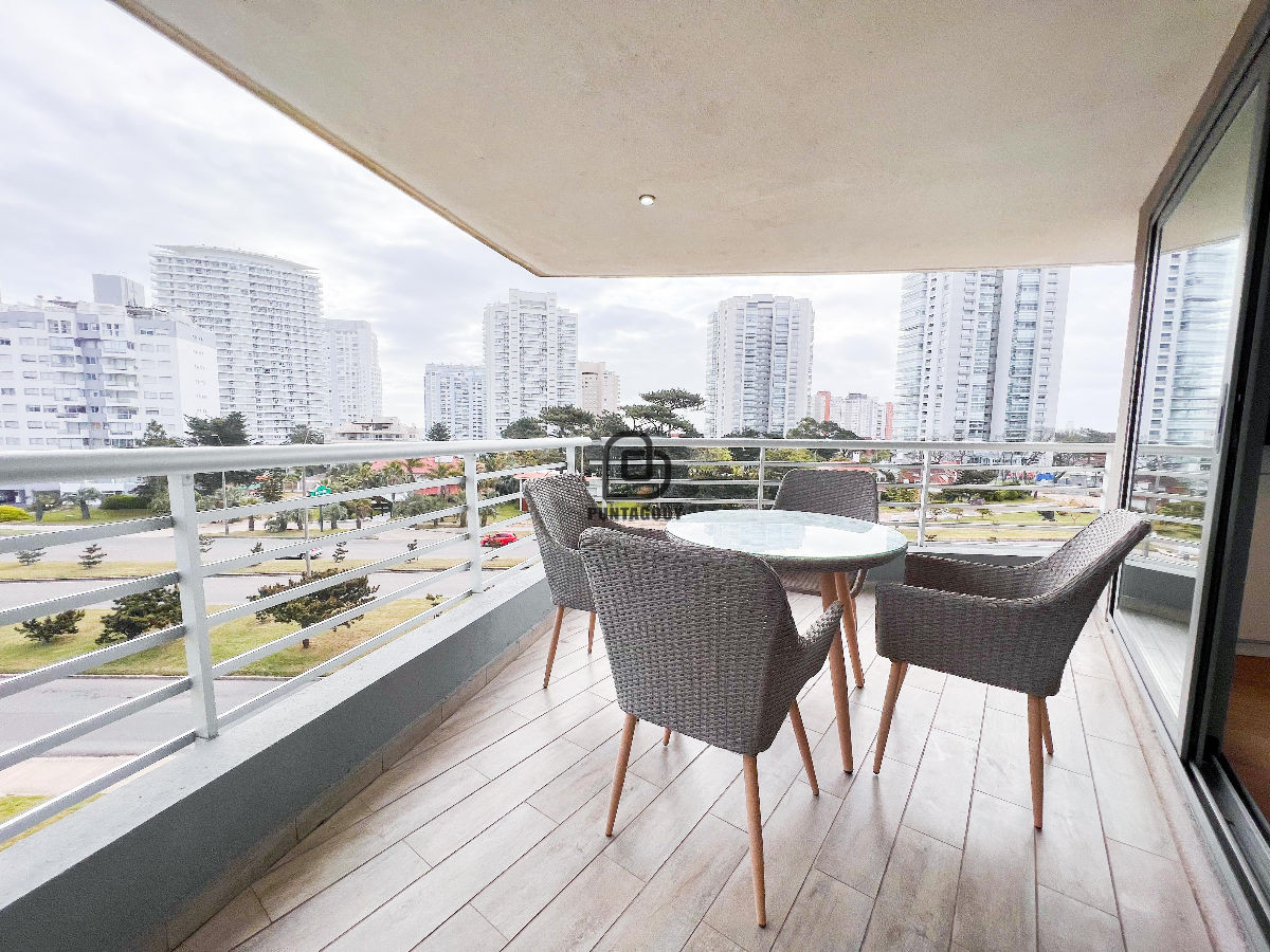 Apartamento ID.1495 - Alexander Boulevard de 2 dorm 2 baños en venta 