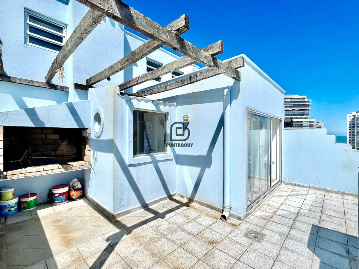 Apartamento ID.1474 - VENTA Penthouse con vista al mar de 2 dormitorios