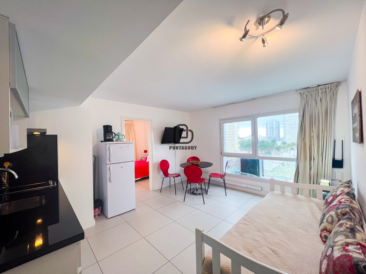 Apartamento ID.1486 - Lux Tower de 1 dorm 1 baño en venta 