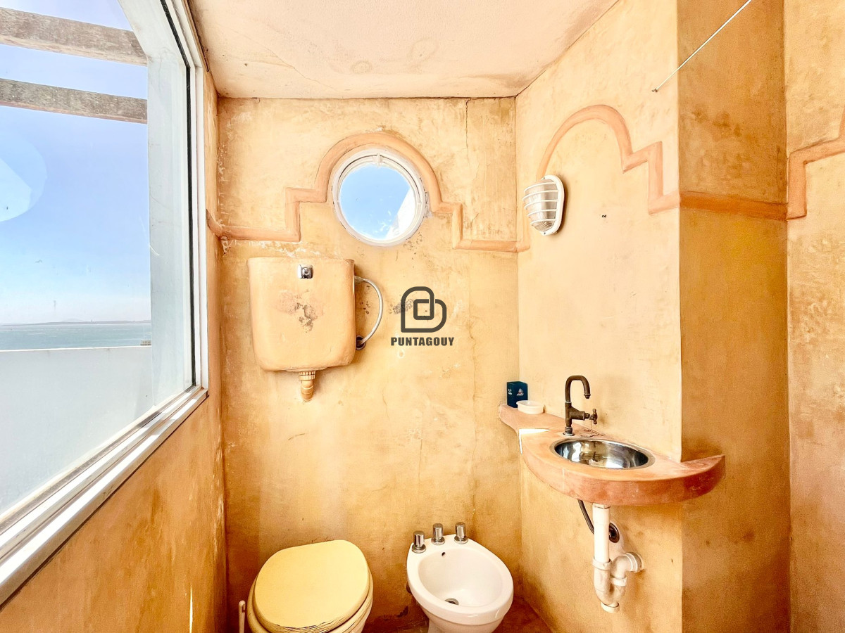Apartamento ID.1474 - VENTA Penthouse con vista al mar de 2 dormitorios