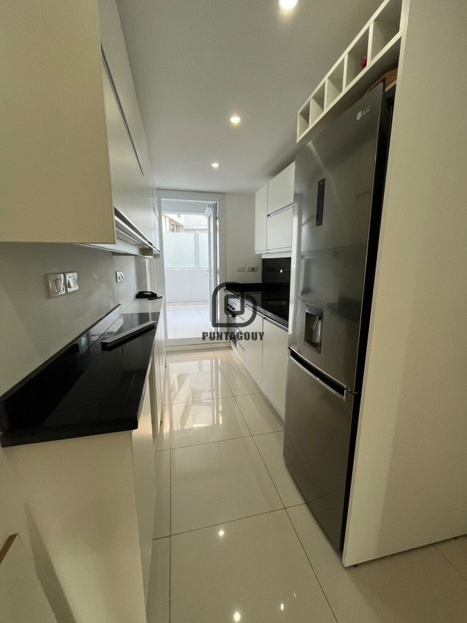 Apartamento ID.1716 - venta 2 dormitorios, primera linea al mar