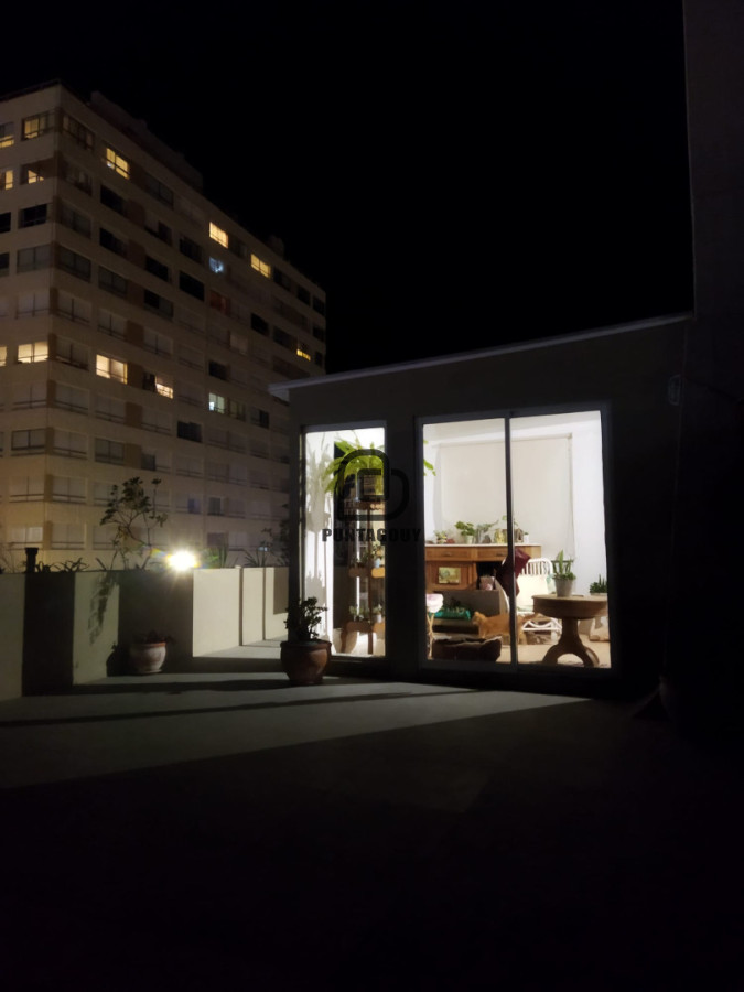 Apartamento ID.268 - VENTA 2 DORMITOIOS Y GARAGE Peninsula Punta del Este