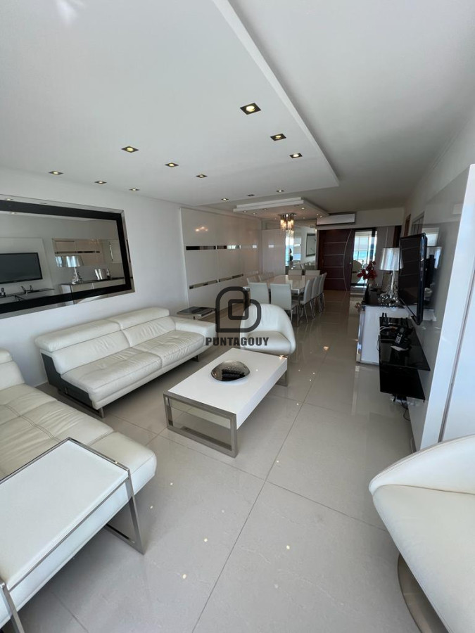 Apartamento ID.1481 - Miami Boulevard 3 dorm 2 baños mas dep de serv en venta 