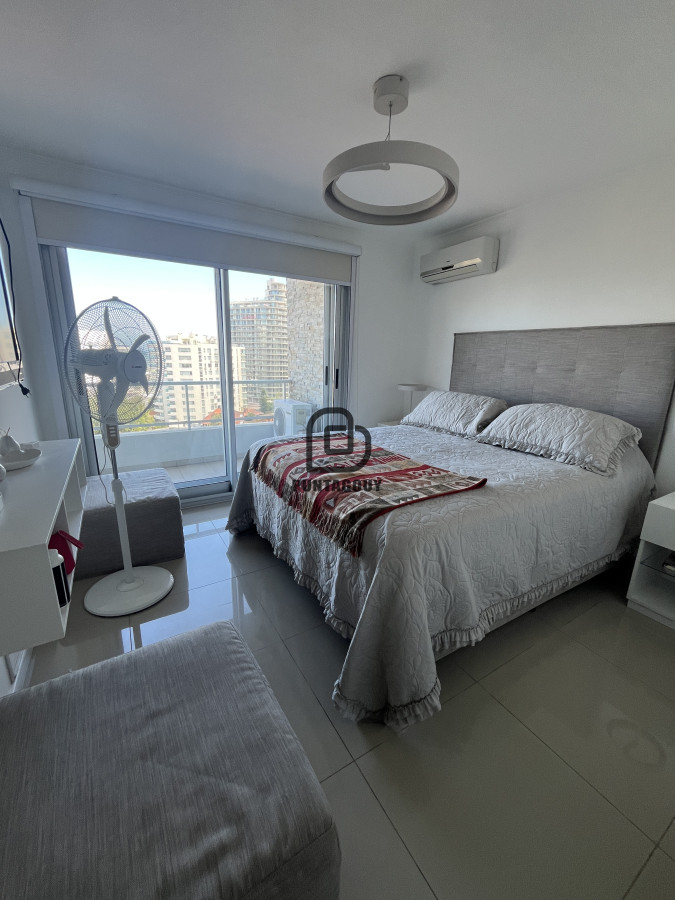 Apartamento ID.1515 - Apartamento en edificio Moon - inversión versátil con potencial de renta en Punta del Este