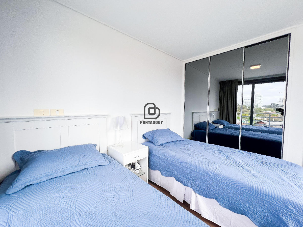 Apartamento ID.1495 - Alexander Boulevard de 2 dorm 2 baños en venta 