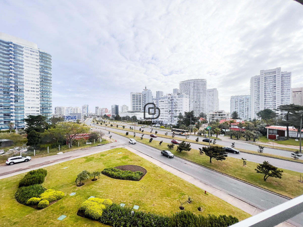 Apartamento ID.1495 - Alexander Boulevard de 2 dorm 2 baños en venta 