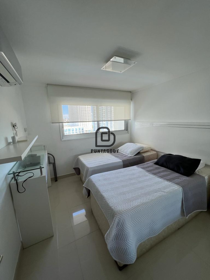Apartamento ID.1481 - Miami Boulevard 3 dorm 2 baños mas dep de serv en venta 