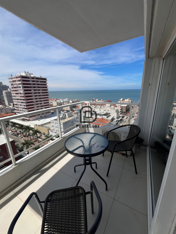 Apartamento ID.1718 - Alquiler anual  2 dormitorios , Peninsula