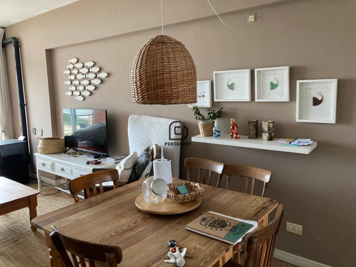 Apartamento ID.1562 - Apto en 2 dorm 2 baños con vista franca al mar en venta