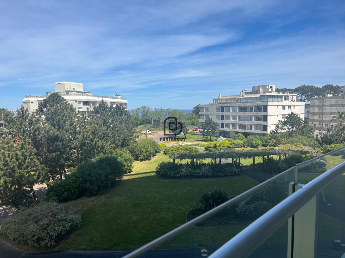 Apartamento ID.1821 - Venta unidad de 3 Suitte frente al mar 