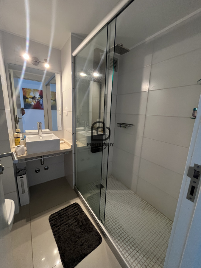 Apartamento ID.1515 - Apartamento en edificio Moon - inversión versátil con potencial de renta en Punta del Este