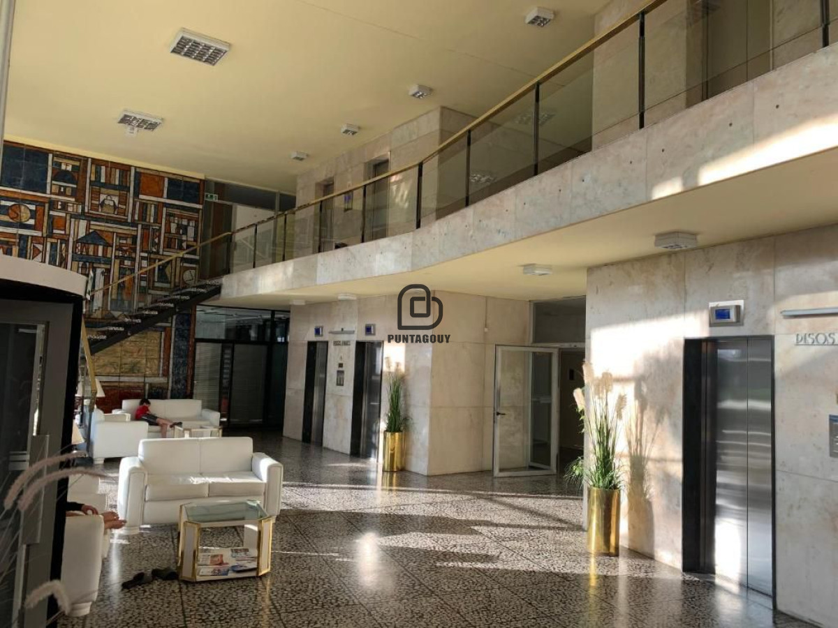 Apartamento ID.1811 - OPORTUNIDAD EN VENTA, 1 dormitorio y medio, Península Punta del este