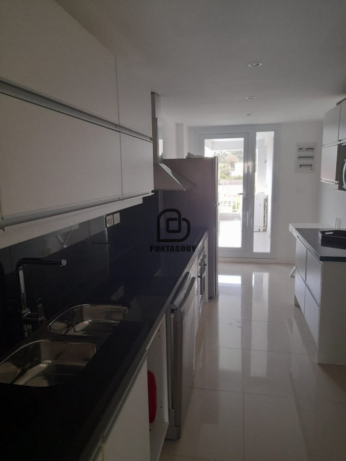 Apartamento ID.1488 - venta 3 dormitorios y  3 baños mas dependencia 