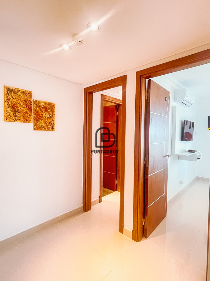 Apartamento ID.1482 - venta en playa Mansa  2 dormitorios,  2 baños y parrillero propio 