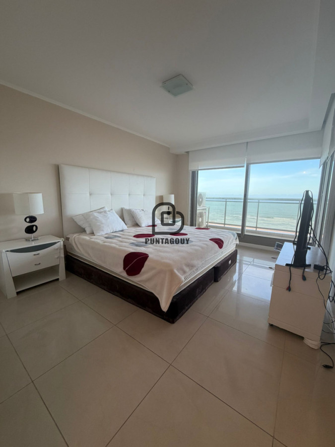 Apartamento ID.7604 - Inversión Premuim frente al mar en Punta del Este