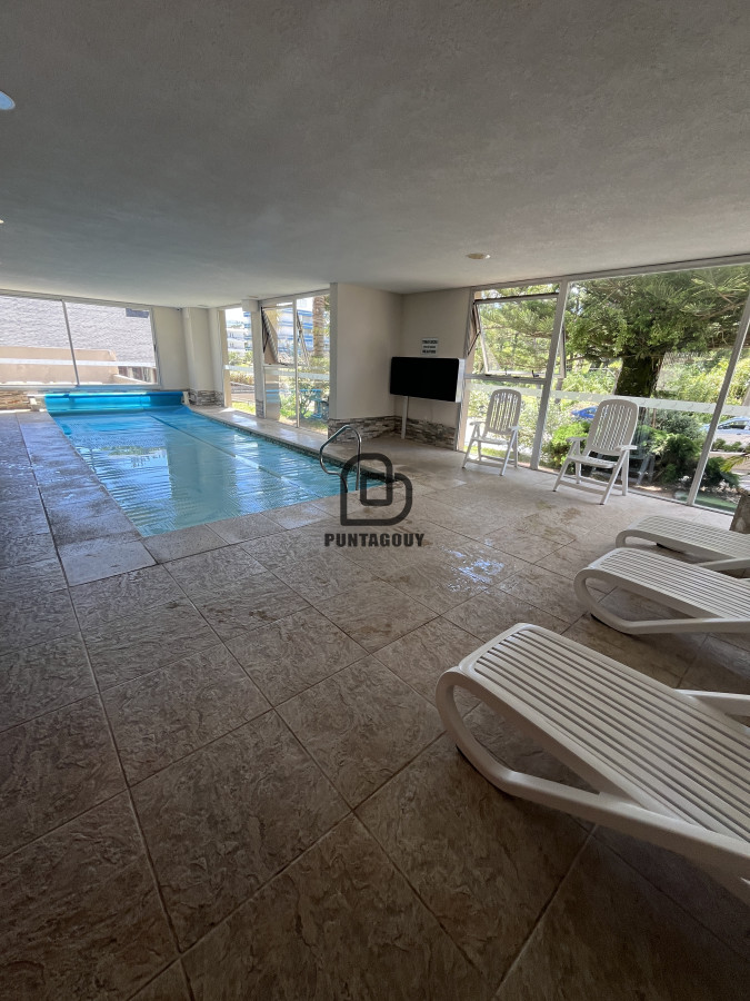 Apartamento ID.1515 - Apartamento en edificio Moon - inversión versátil con potencial de renta en Punta del Este