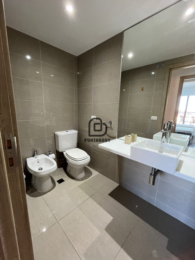 Apartamento ID.1653 - Onix de 3 dormitorios semi amoblado en venta 