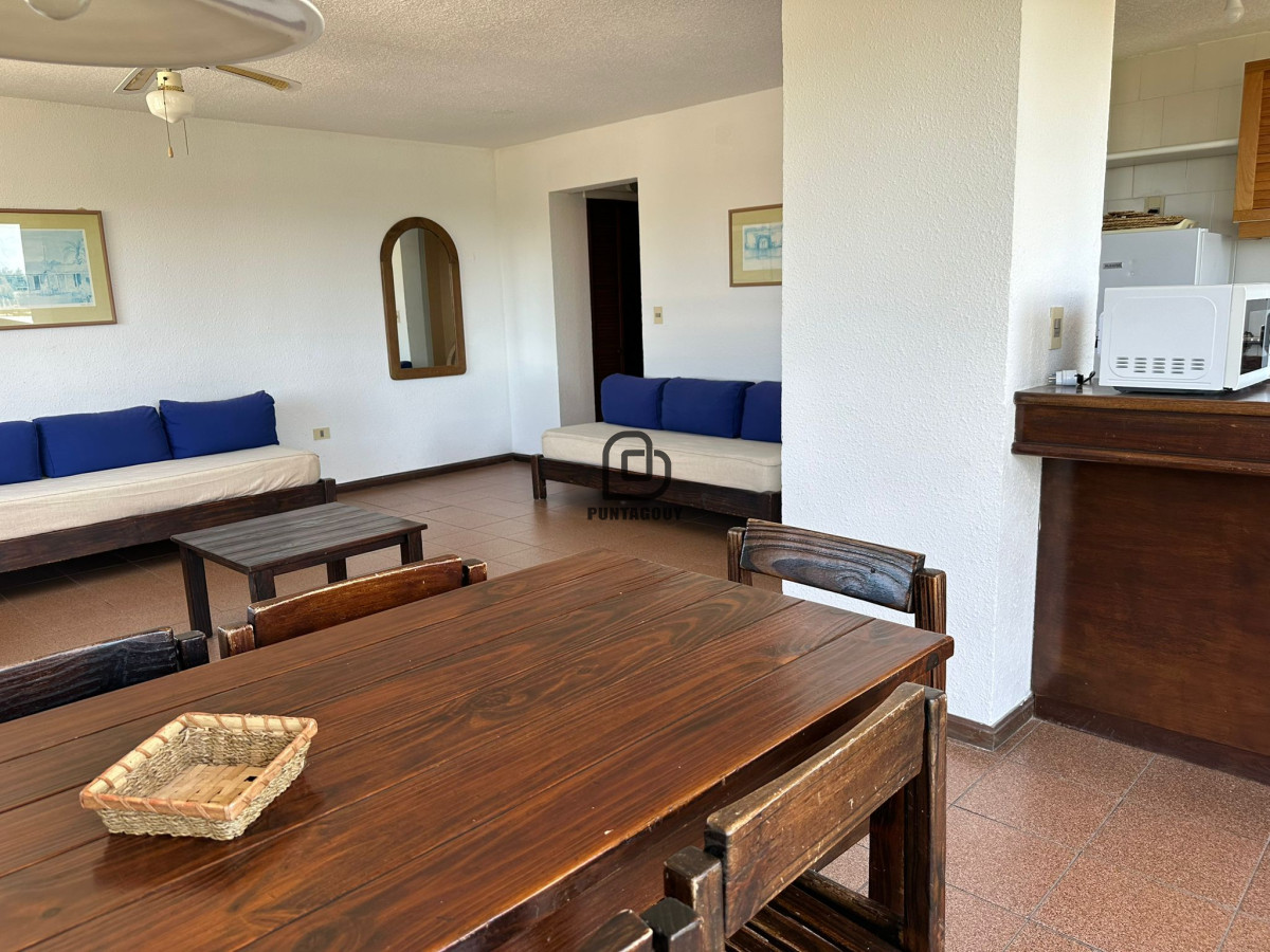 Apartamento ID.1750 - venta zona Cantegril de 2 dormitorios