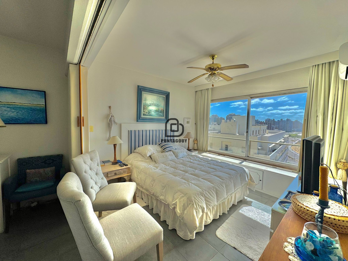 Apartamento ID.1811 - OPORTUNIDAD EN VENTA, 1 dormitorio y medio, Península Punta del este