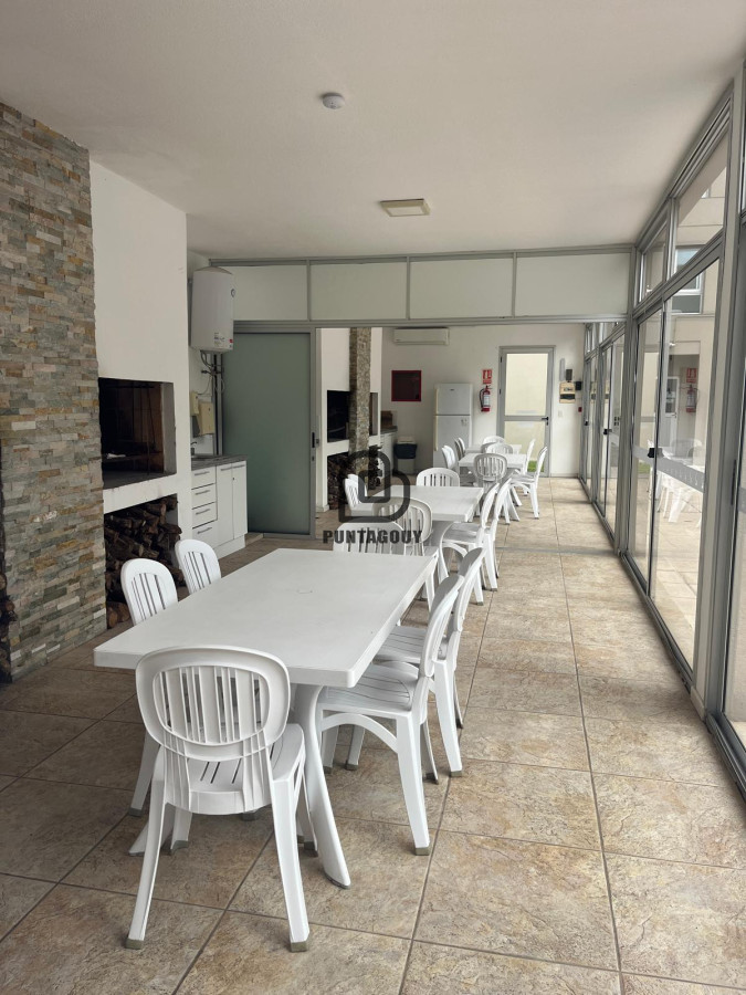 Apartamento ID.1515 - Apartamento en edificio Moon - inversión versátil con potencial de renta en Punta del Este