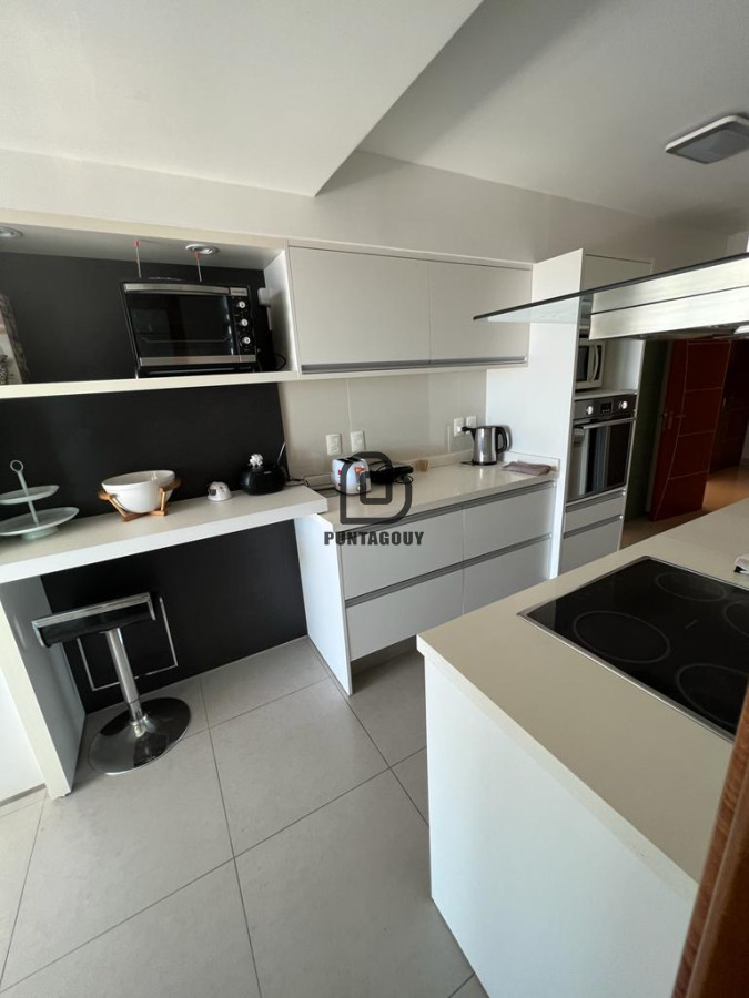 Apartamento ID.1481 - Miami Boulevard 3 dorm 2 baños mas dep de serv en venta 