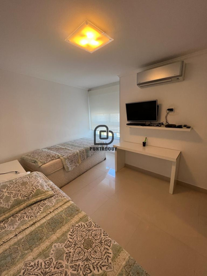Apartamento ID.1481 - Miami Boulevard 3 dorm 2 baños mas dep de serv en venta 