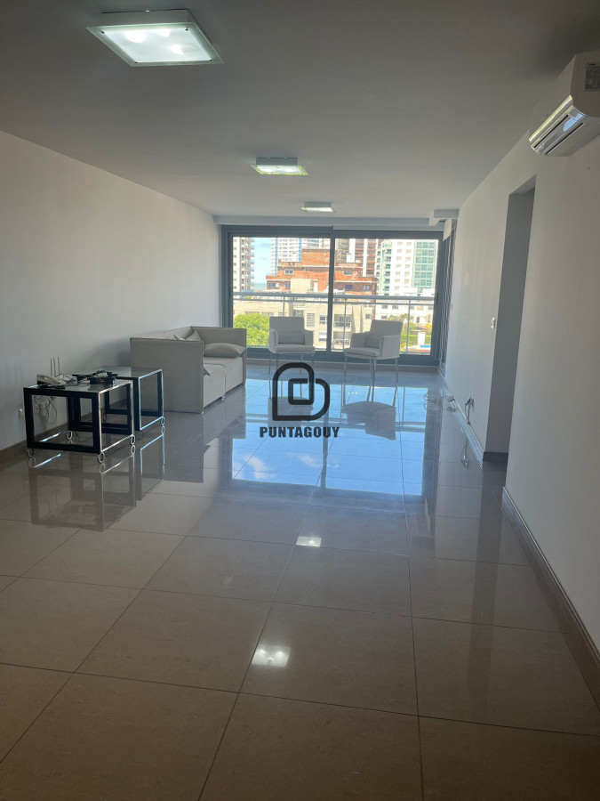 Apartamento ID.1653 - Onix de 3 dormitorios semi amoblado en venta 