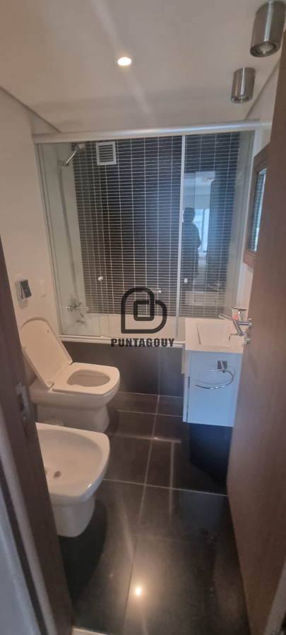 Apartamento ID.1762 - Venta 3 dormitorios y terraza con parrillero propio en Punta del este