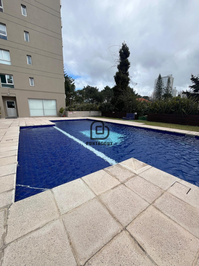 Apartamento ID.1515 - Apartamento en edificio Moon - inversión versátil con potencial de renta en Punta del Este