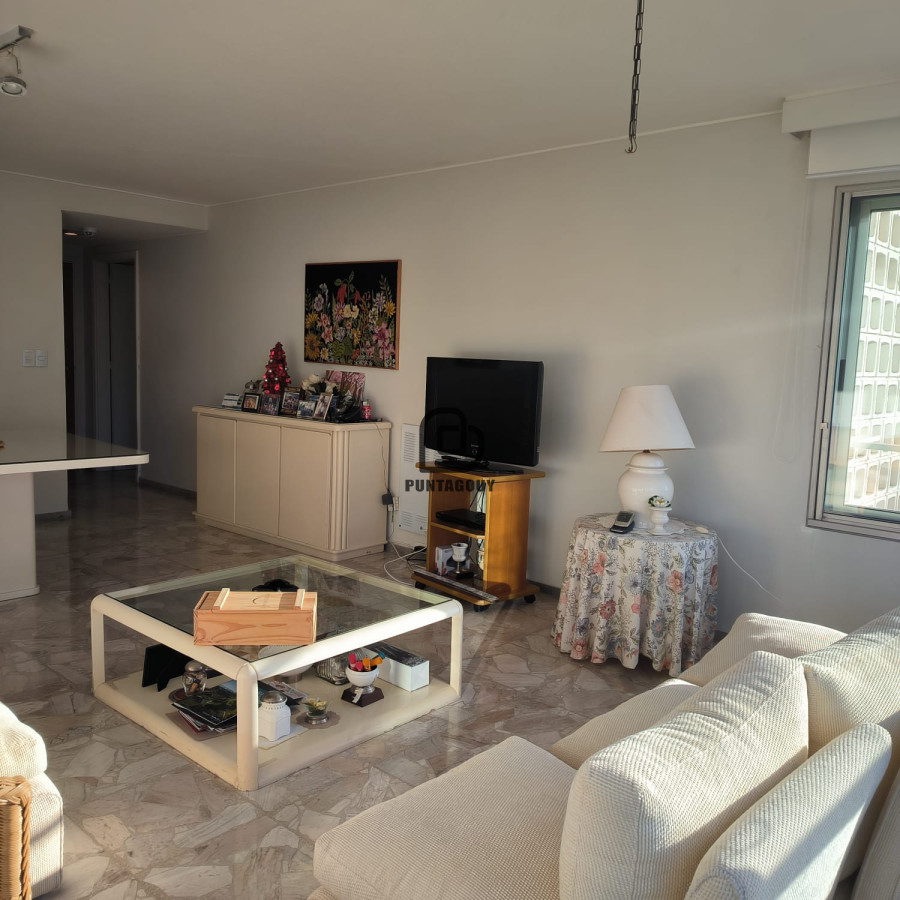 Apartamento ID.1630 - Alquiler de temporada 2 dormitorios, con servicios