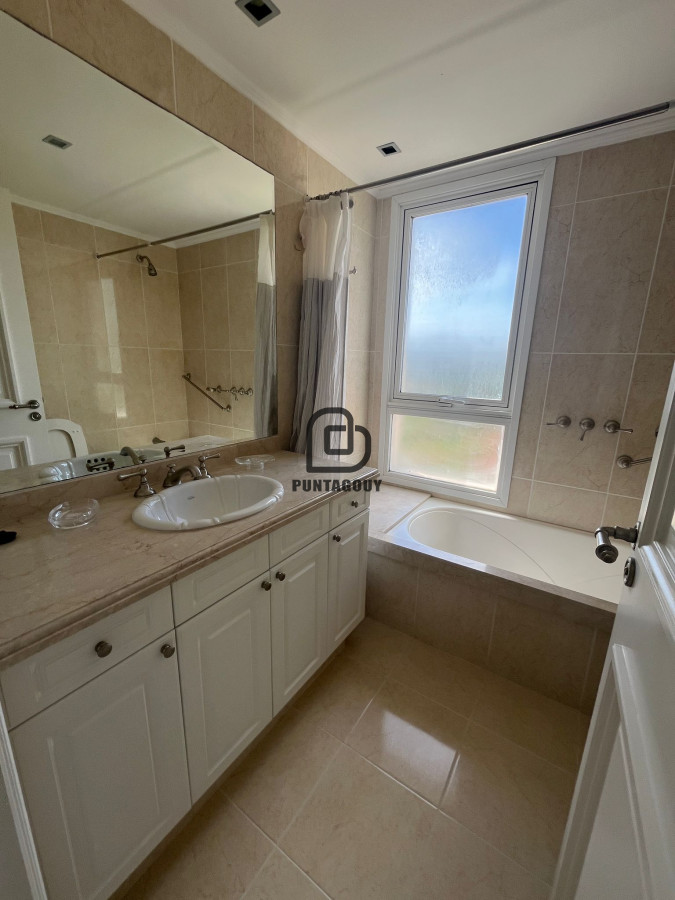 Apartamento ID.1732 - Venta 3 dormitorios frente al mar torre LE JAEDEN