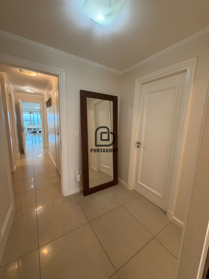 Apartamento ID.7604 - Inversión Premuim frente al mar en Punta del Este