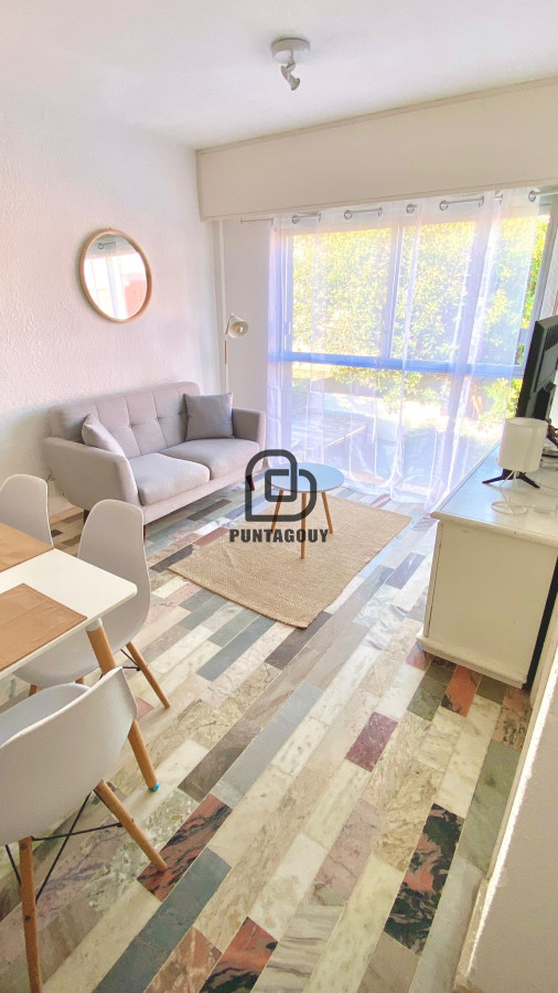 Apartamento ID.1662 - Apto en peninsula - 2 dorm 2 baños 1 en suite- en alquiler vacacional -