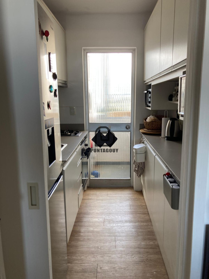 Apartamento ID.1562 - Apto en 2 dorm 2 baños con vista franca al mar en venta