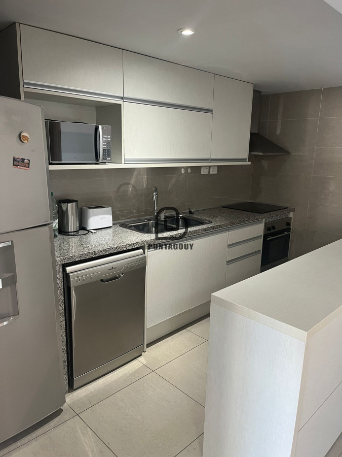 Apartamento ID.1653 - Onix de 3 dormitorios semi amoblado en venta 