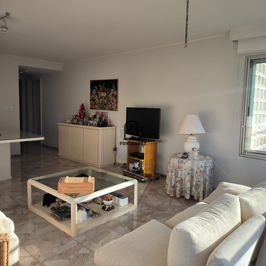 Apartamento ID.1630 - Alquiler de temporada 2 dormitorios, con servicios