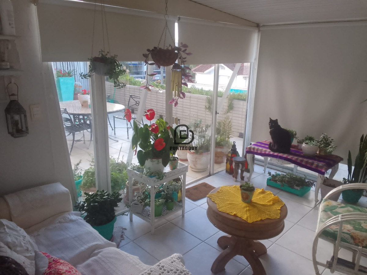 Apartamento ID.268 - VENTA 2 DORMITOIOS Y GARAGE Peninsula Punta del Este