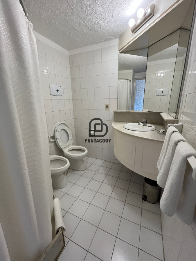 Apartamento ID.1601 - Apartamento en venta de 2 dormitorios en PUNTA DEL ESTE
