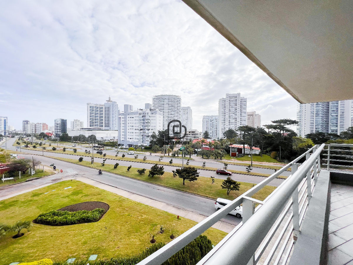 Apartamento ID.1495 - Alexander Boulevard de 2 dorm 2 baños en venta 