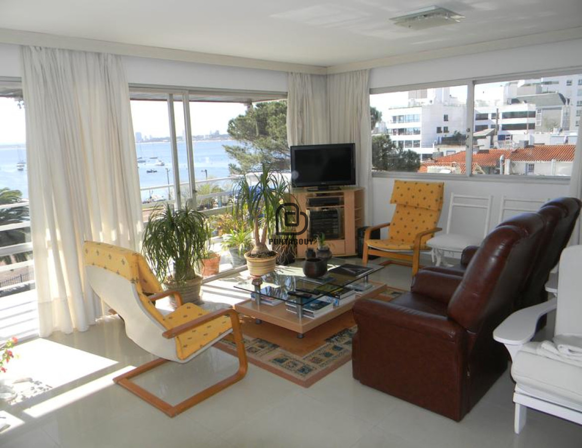 Apartamento en Punta del Este, Puerto - PGO95A