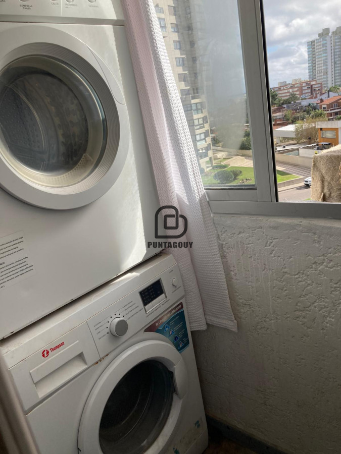 Apartamento ID.1562 - Apto en 2 dorm 2 baños con vista franca al mar en venta