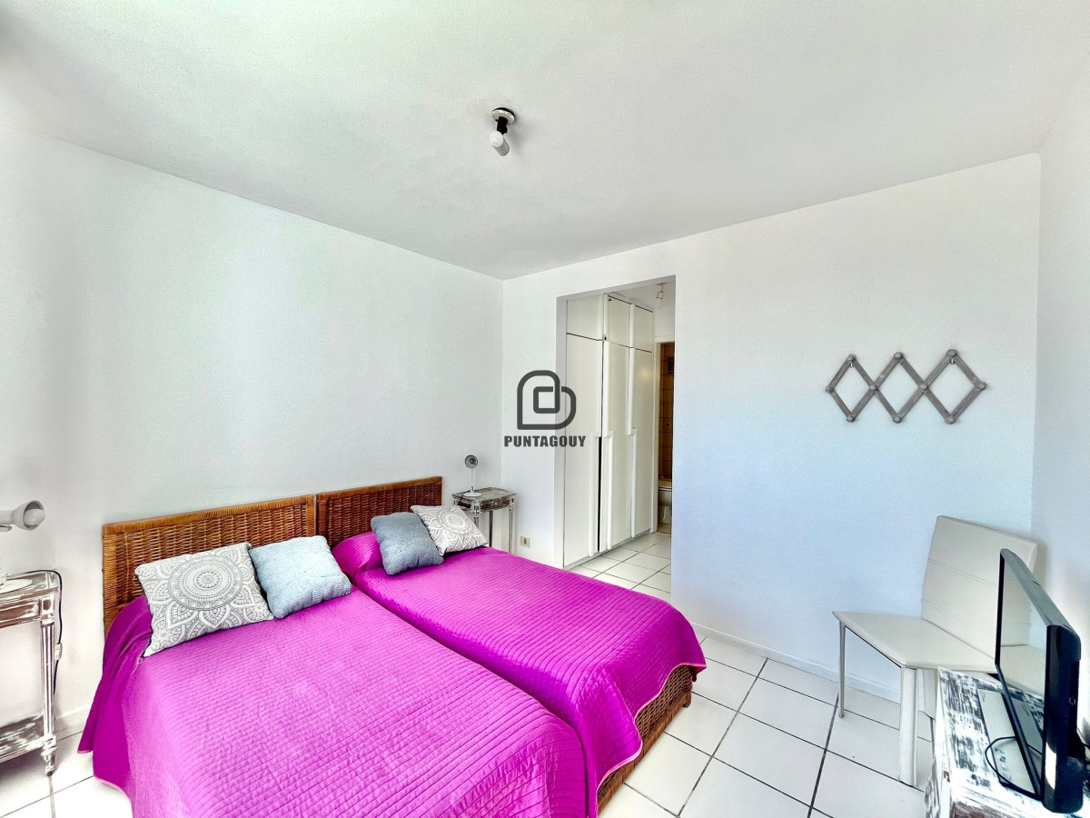 Apartamento ID.1474 - VENTA Penthouse con vista al mar de 2 dormitorios