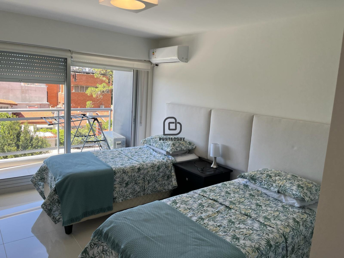 Apartamento ID.1538 - 2 dormitorios, 2 baños mas dependencia de servicio  en alquiler vacacional