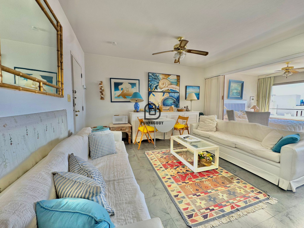 Apartamento ID.1811 - OPORTUNIDAD EN VENTA, 1 dormitorio y medio, Península Punta del este