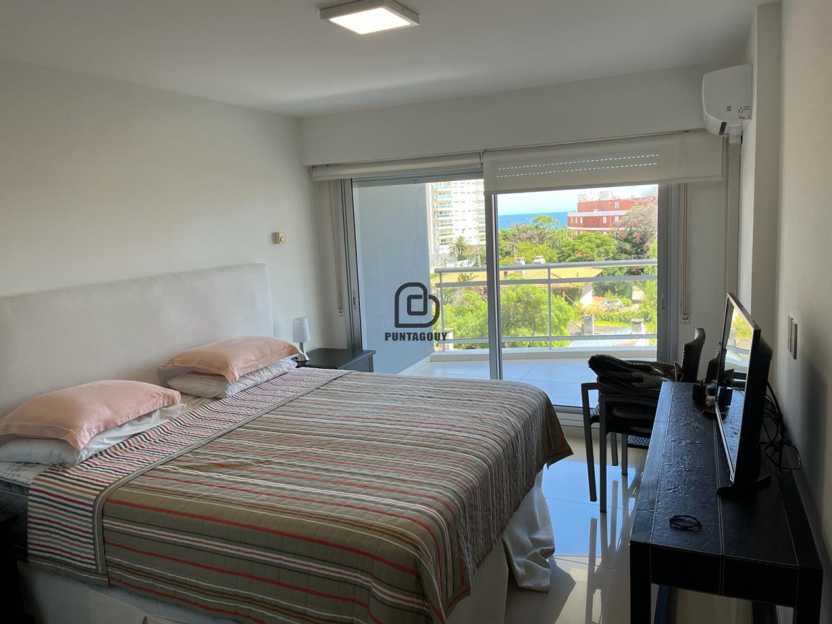 Apartamento ID.1538 - 2 dormitorios, 2 baños mas dependencia de servicio  en alquiler vacacional