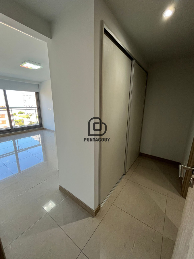 Apartamento ID.1653 - Onix de 3 dormitorios semi amoblado en venta 