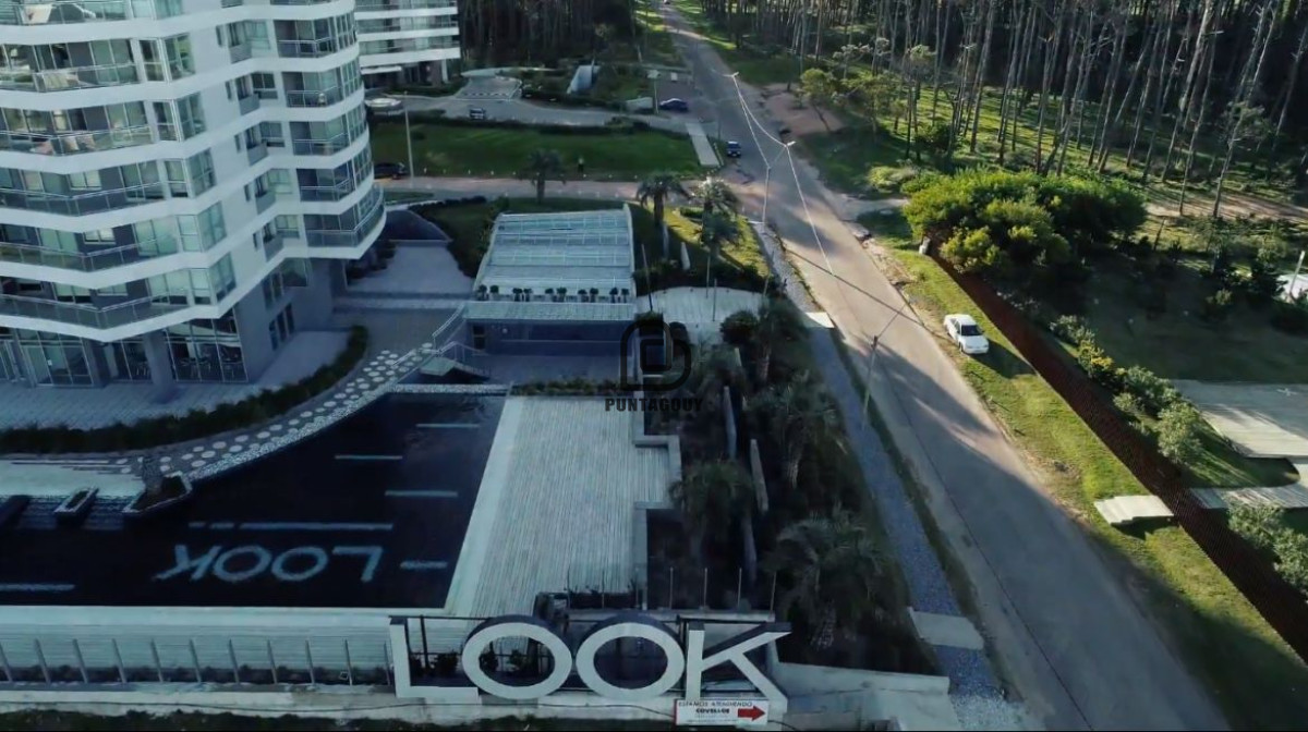 Apartamento ID.1762 - Venta 3 dormitorios y terraza con parrillero propio en Punta del este