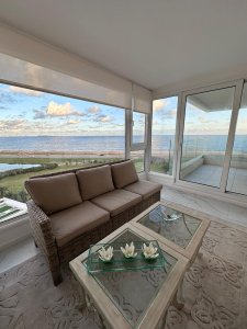 Poseidon esquinero de 3 DormIitorios en suite mas dependencia de servicio en suite