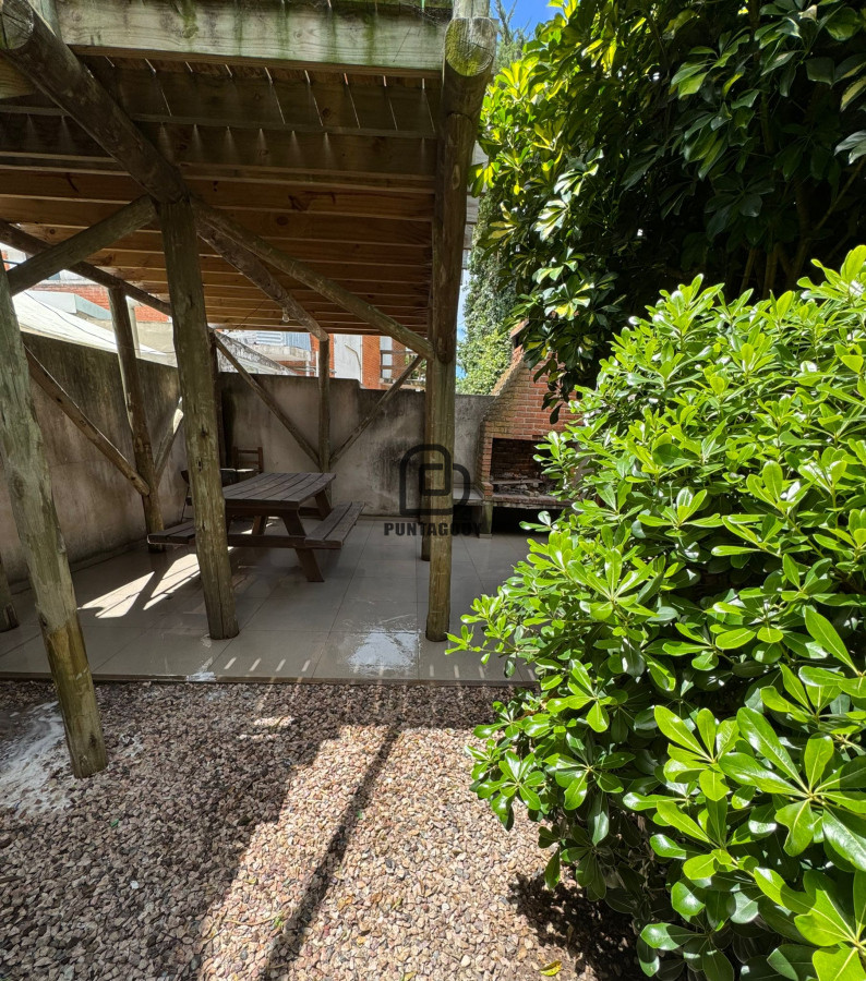 Casa ID.1525 - Casa vacacional parada 15 Playa Mansa de 3 dorm 2 baño + loft con baño al fondo