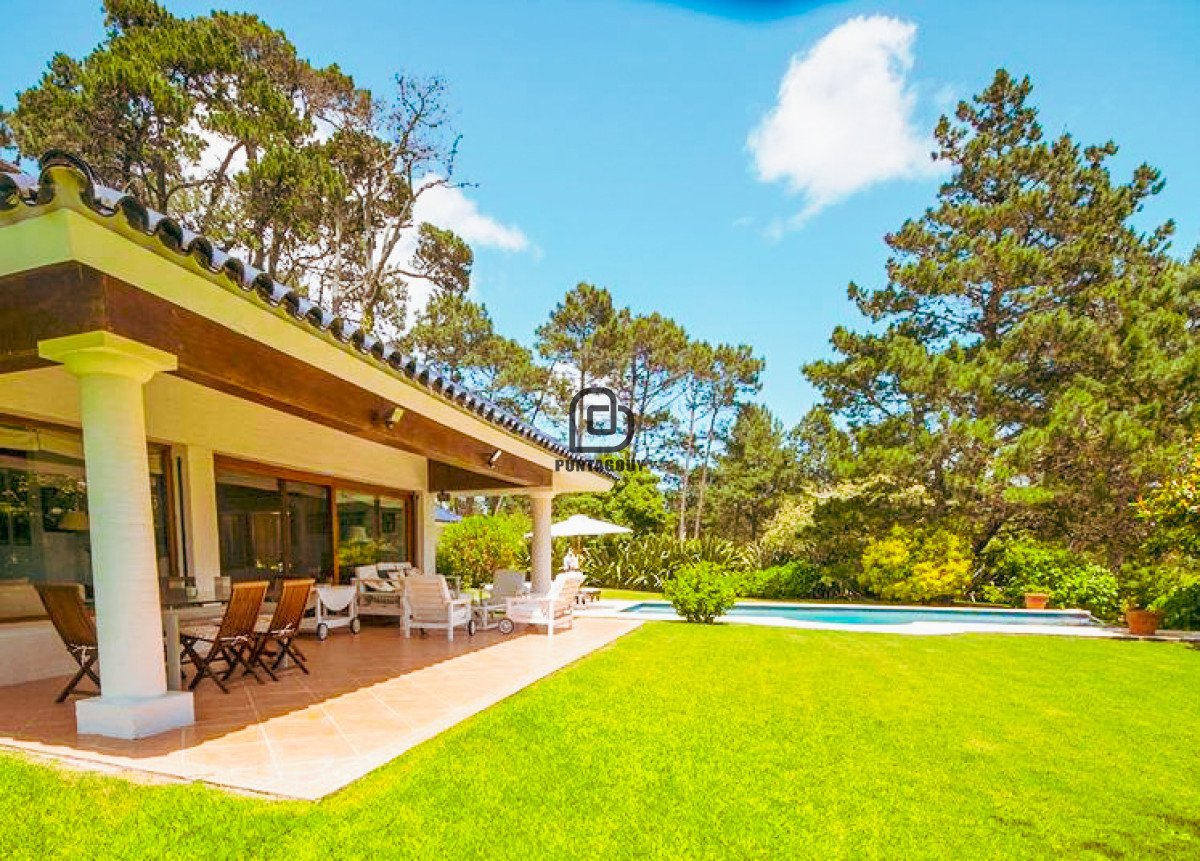 Casa ID.1528 - Casa 7 dorm 7 baños en venta 